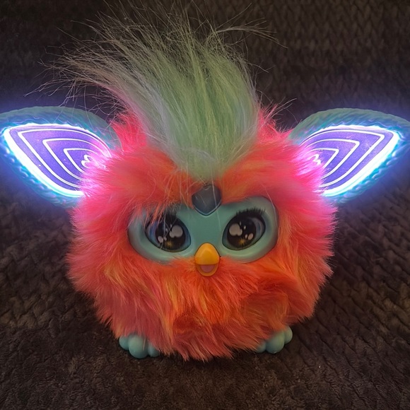Furby Interactive Toy - Orange and Blue lights up, talks, sings and dances NICE - Picture 14 of 17
